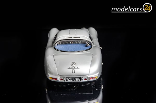 Modelcars24 CMC Mercedes 300 slr Uhlenhaut M-243 10