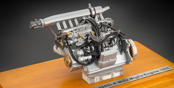 CMC Mercedes-Benz 300 SLR Motor mit Vitrine – Bild 3