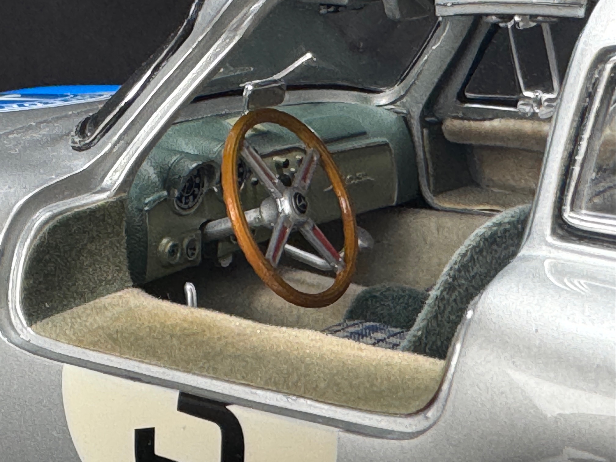 CMC Mercedes-Benz 300SL Panamericana - 1/18 – Bild 7