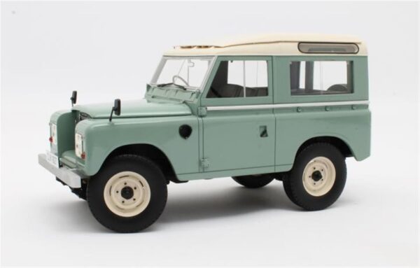 Cult Scale Landrover 88 Serie III green