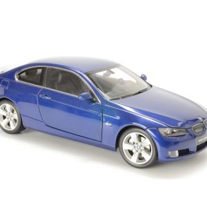 Kyosho BMW 330i Coupé 1:18