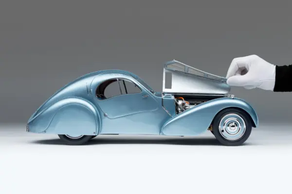 M5260 374 40 Bugatti 57SC Rothschild Blue 1.8 Scale With Hand Engine Cover Opening 4000x2677 crop center 1 scaled
