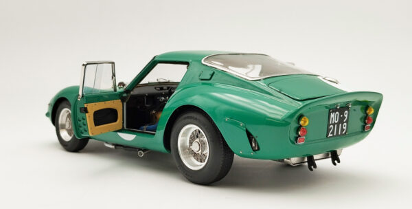 CMC Ferrari 250 GTO, David Piper #44 M-248, 2nd OA & 2nd GT Class, 1962 Silverstone Chassis 4491GT, Limited Edition 2000 – Bild 5