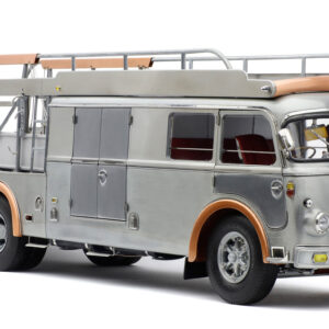 CMC フェラーリ レーシングトランスポーター フィアット642 RN2 バルトレッティ 1957年製 クリアーフィニッシュ 1/18