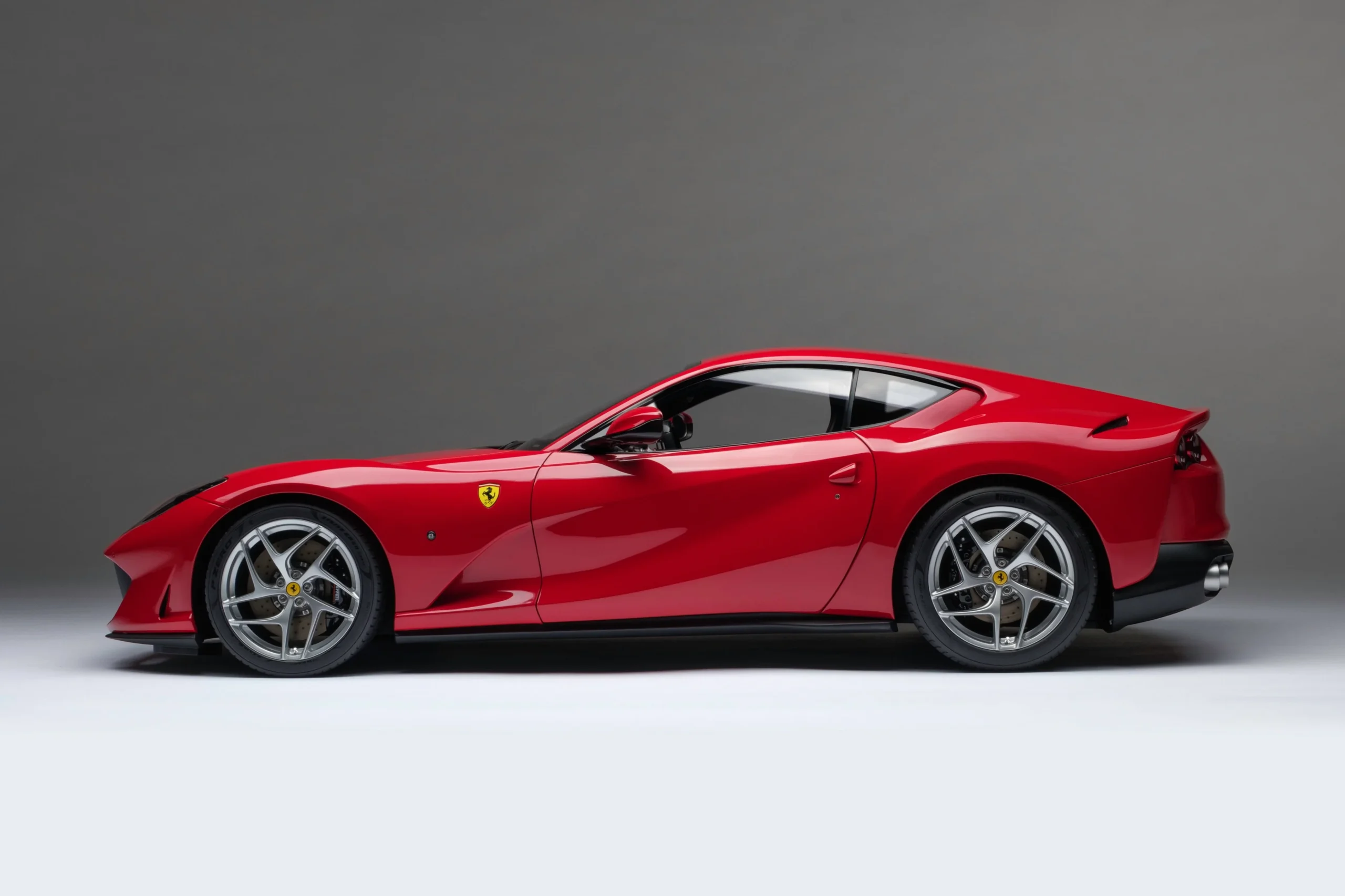 Amalgam Ferrari 812 Superfast 1:8 – Bild 5