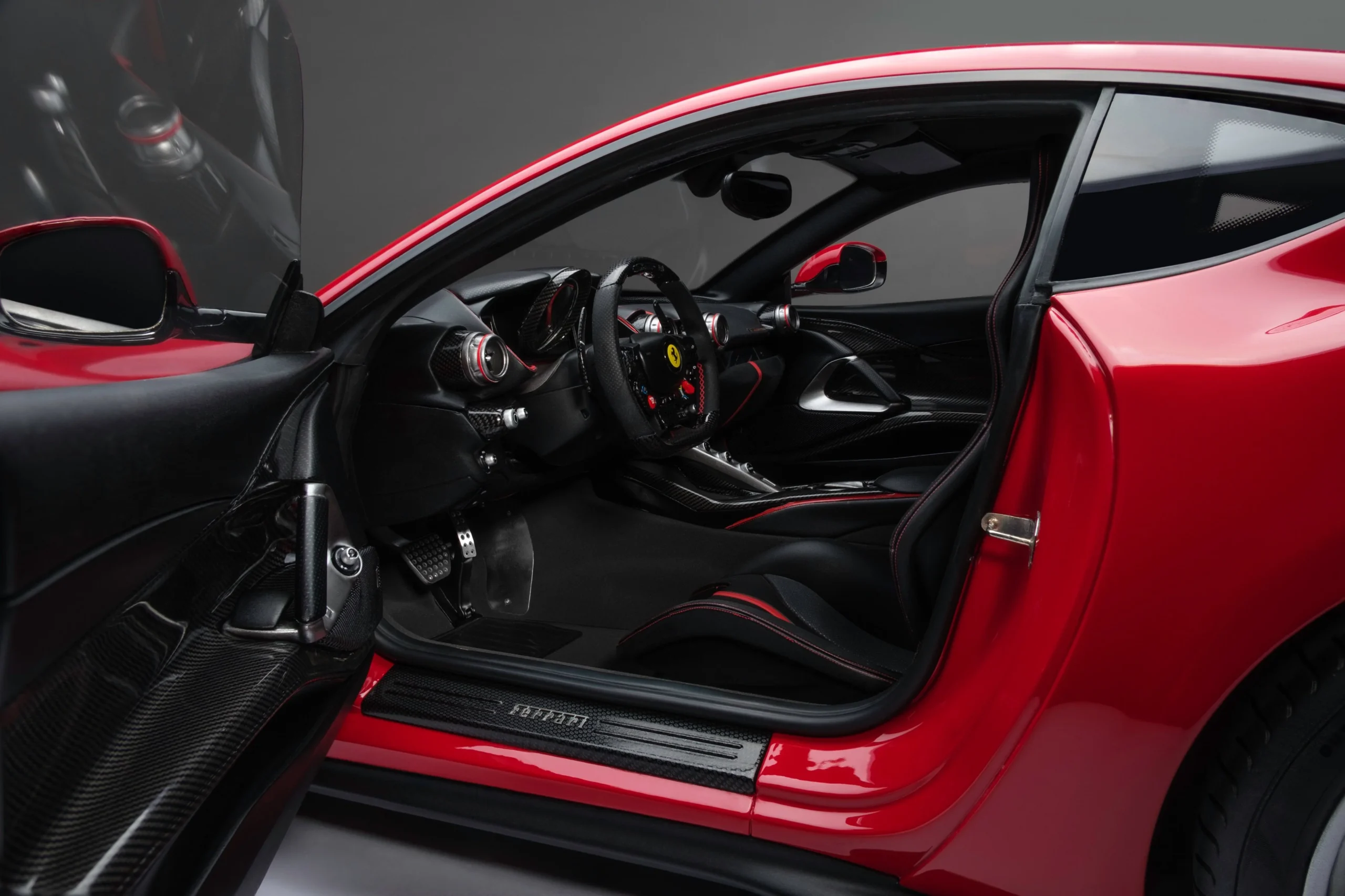 Amalgam Ferrari 812 Superfast 1:8 – Bild 12