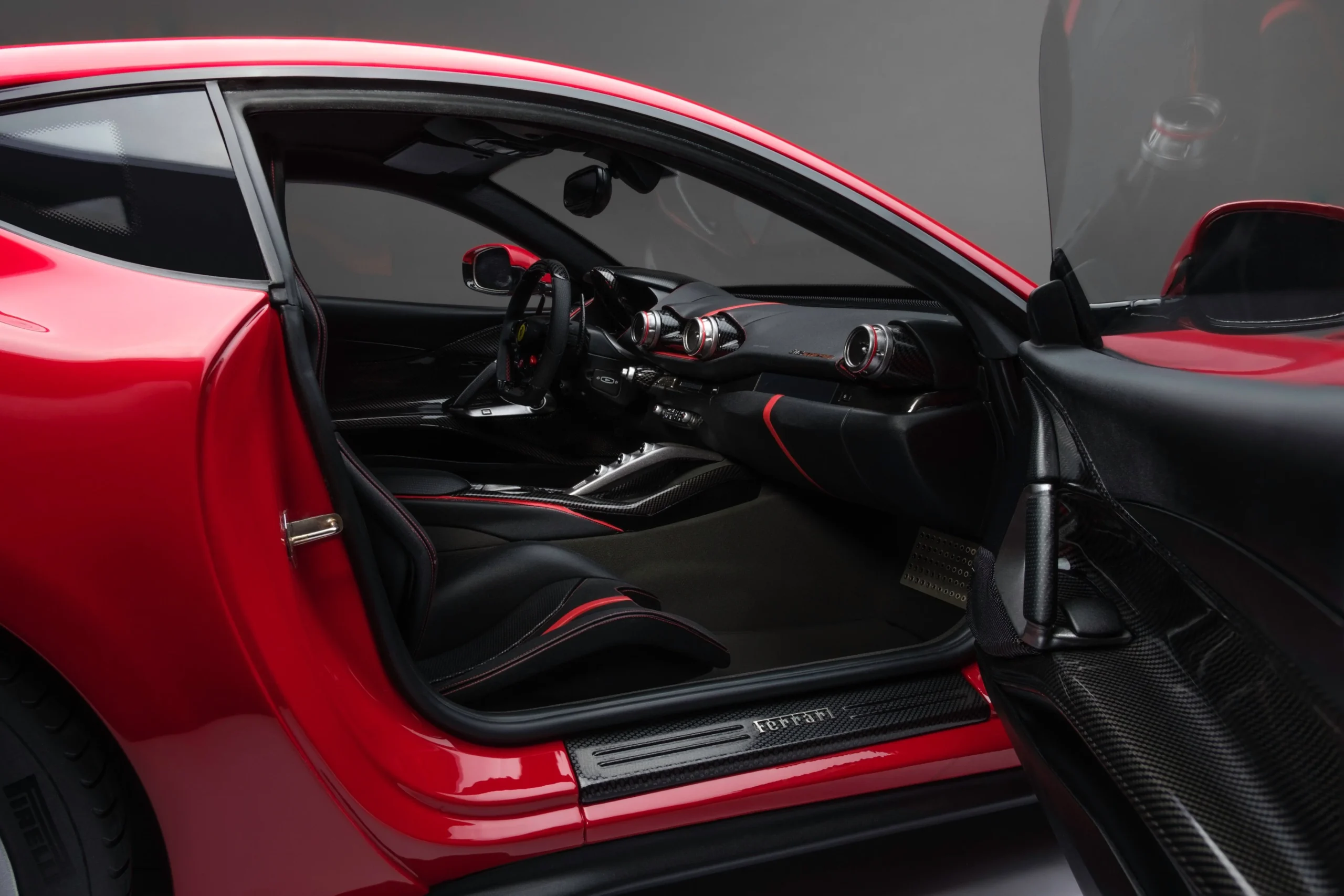 Amalgam Ferrari 812 Superfast 1:8 – Bild 13