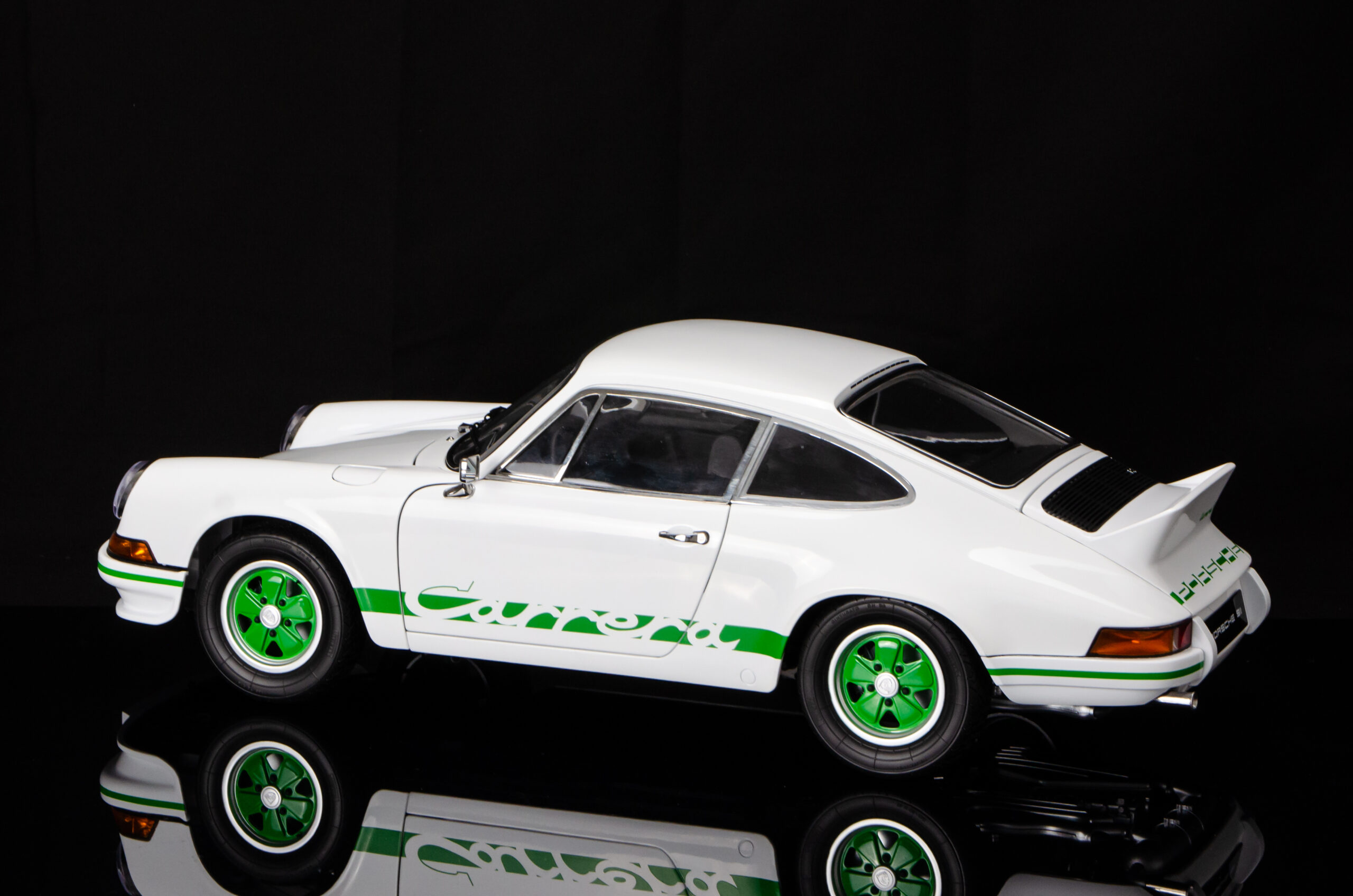 IXO Porsche 911 Carrera 2,7 RS gelb Bausatz 1:8 - 1/8 – Bild 10