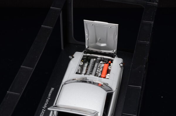 AUTOart Nissan Fairlady 240Z silber – Bild 4