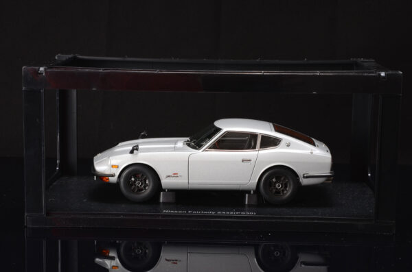 AUTOart Nissan Fairlady 240Z silber