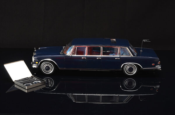 CMC Mercedes-Benz 600 Pullman “King of Rock ‘n’ Roll” – Bild 7