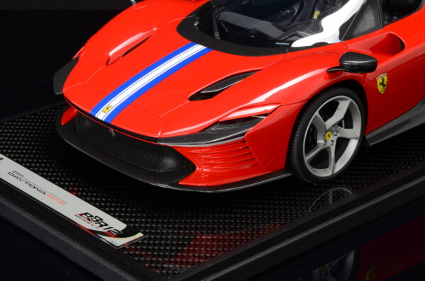 BBR Ferrari Daytona SP3 Serie Icona Red Corsa - Open Roof 1:12 – Bild 14