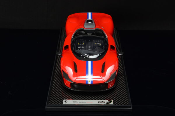 BBR Ferrari Daytona SP3 Serie Icona Red Corsa - Open Roof 1:12 – Bild 2
