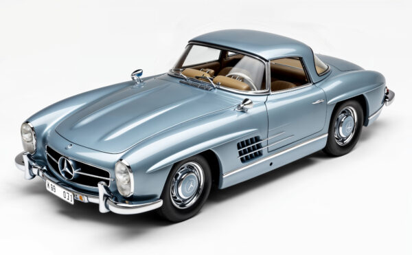 CMC Mercedes-Benz 300 SL, W198, Hardtop blue metallic exterior