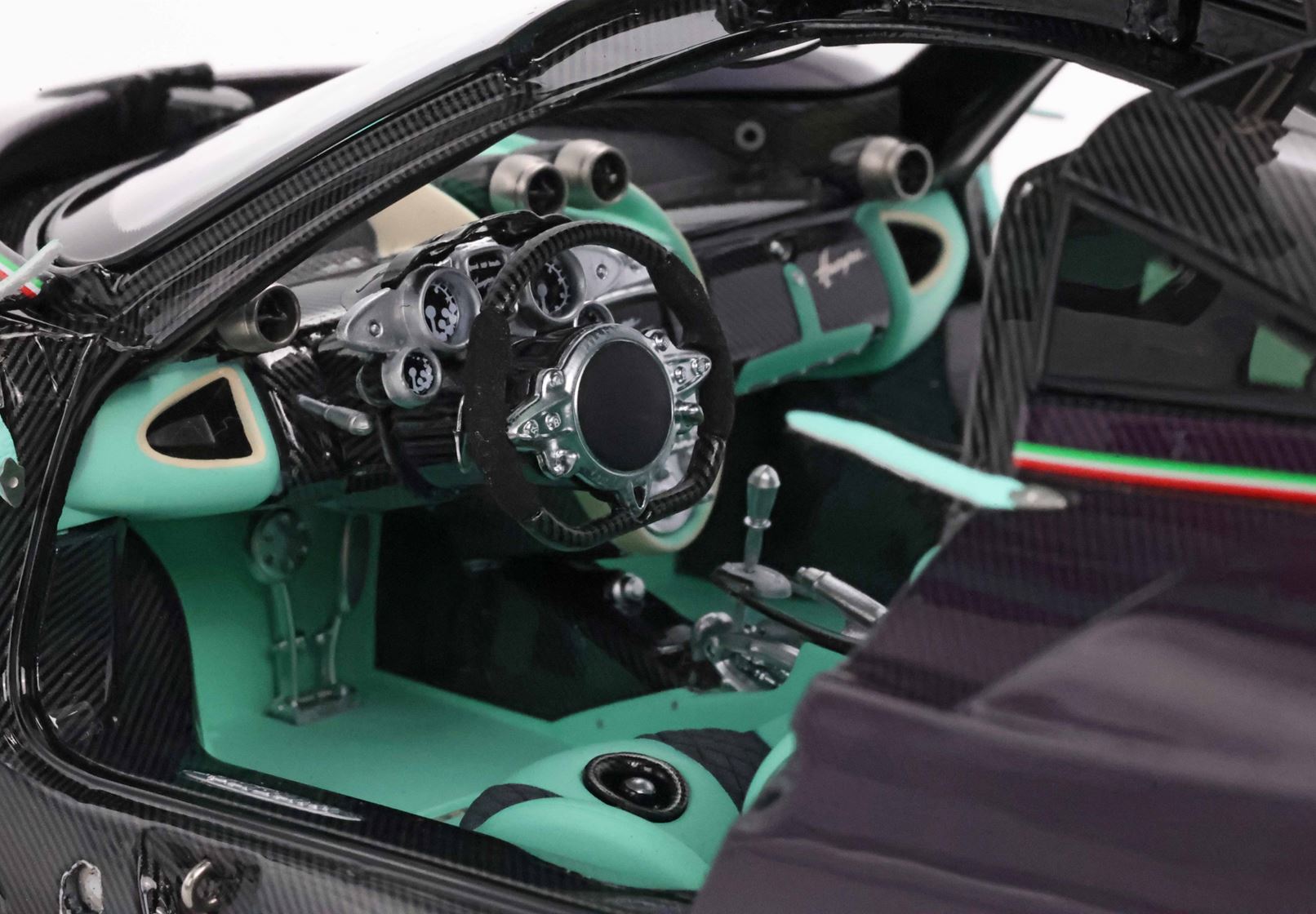 BBR Pagani Huayra Dinastia Yazi diecast full open purple carbon fiber BASIC PACK - 1/18 - Image 8