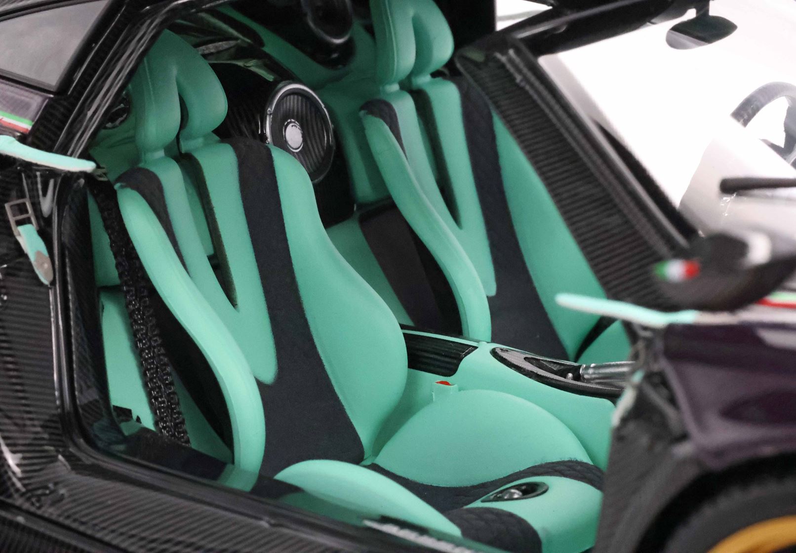 BBR Pagani Huayra Dinastia Yazi diecast full open purple carbon fiber BASIC PACK - 1/18 - Image 6