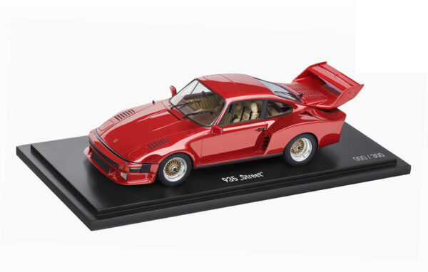 Porsche Industrial Porsche 935 "Street" red 1:18 - Limited to 300 pieces