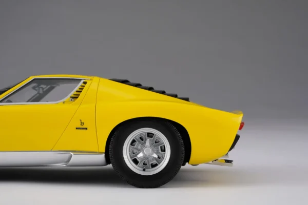 Amalgam Lamborghini Miura P400 SV Giallo Miura 1:18 – Bild 8
