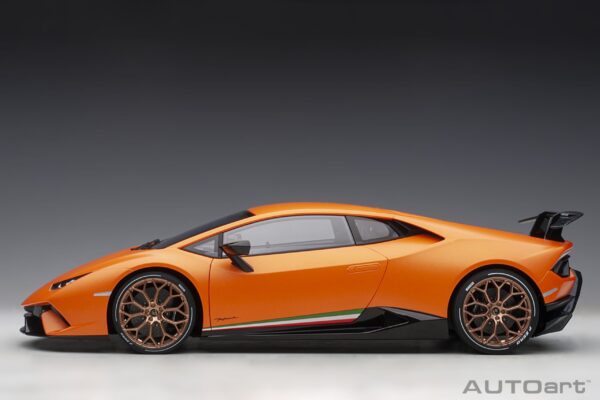 AUTOart Lamborghini Huracán Performante (Arancio Anthaeus)1:12 – Bild 9