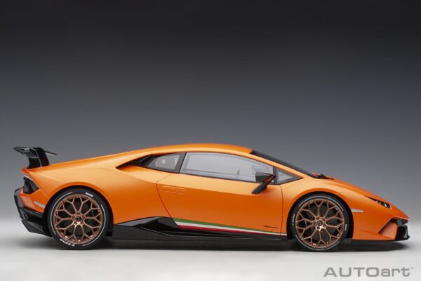 AUTOart Lamborghini Huracán Performante (Arancio Anthaeus)1:12 – Bild 8