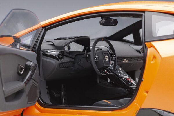 AUTOart Lamborghini Huracán Performante (Arancio Anthaeus)1:12 – Bild 7