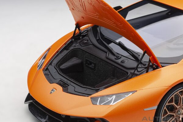 AUTOart Lamborghini Huracán Performante (Arancio Anthaeus)1:12 – Bild 6