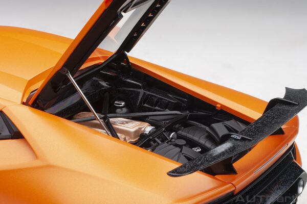 AUTOart Lamborghini Huracán Performante (Arancio Anthaeus)1:12 – Bild 5