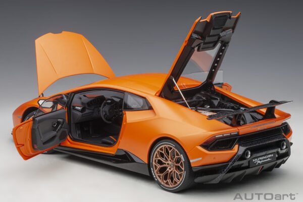 AUTOart Lamborghini Huracán Performante (Arancio Anthaeus)1:12 – Bild 4