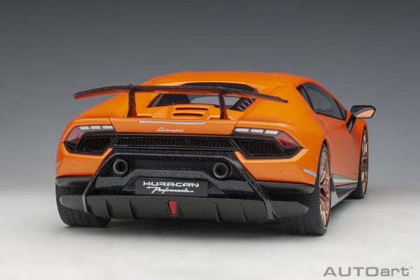 AUTOart Lamborghini Huracán Performante (Arancio Anthaeus)1:12 – Bild 2