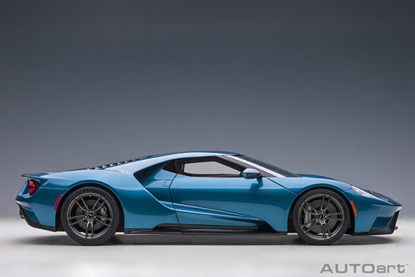 AUTOart 1:12 Ford GT 2017 (liquid blue)