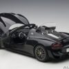 AUTOart Porsche 918 Spyder Weissach Package (Basaltschwarzmetallic) 1:12 – Bild 2