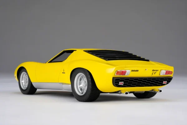 Amalgam Lamborghini Miura P400 SV Giallo Miura 1:18 – Bild 7