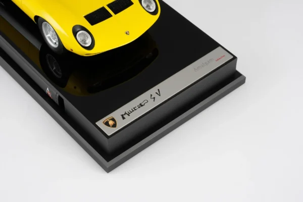 Amalgam Lamborghini Miura P400 SV Giallo Miura 1:18 – Bild 3