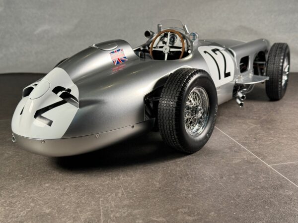 IXO Mercedes W196 Bausatz 1:8 – Bild 2