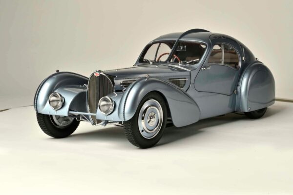 IXO Bugatti Atlantic 57c Fertigmodell 1/8