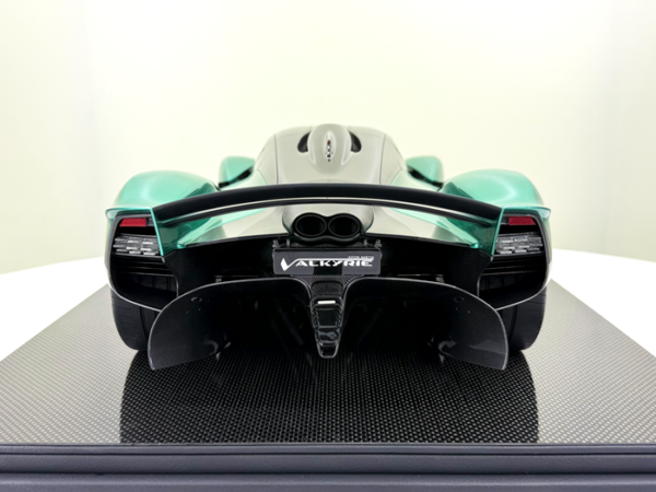 Frontiart Aston Martin Valkyrie British Green 1/8 – Bild 9