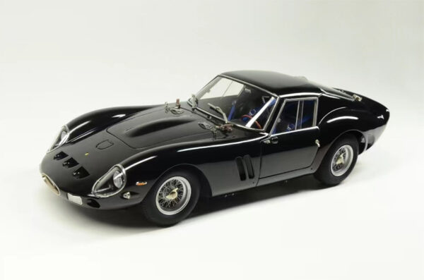 Martisan Ferrari 250 GTO Black sapphire metallic mit Kupferkarosserie one of 299 – Bild 2
