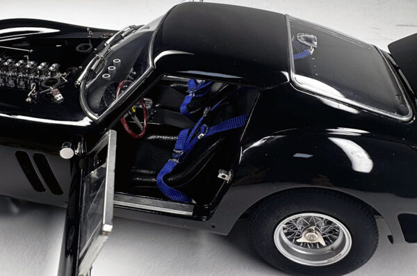 Martisan Ferrari 250 GTO Black sapphire metallic mit Kupferkarosserie one of 299 – Bild 5