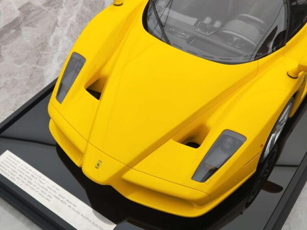 Ferrari Enzo1:8 gelb – Bild 6