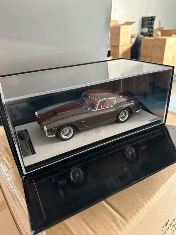 Modelcars24 Tecnomodel Ferrari 250 SWB Limited Edition one of 50 mit Show Case – Bild 8