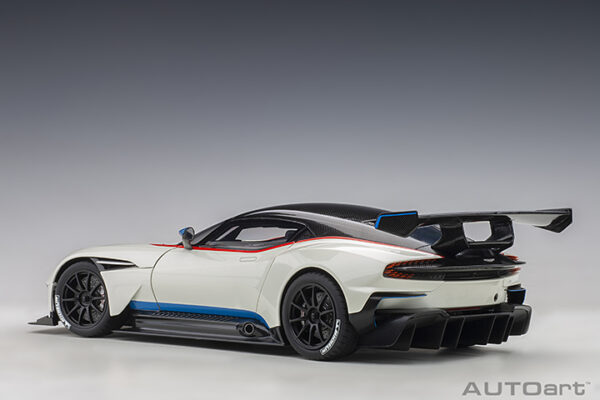 AUTOart Aston Martin Vulcan 2015 (stratus white with blue and