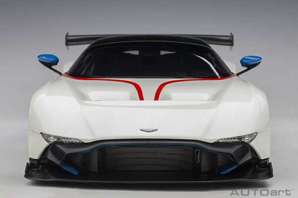 AUTOart Aston Martin Vulcan 2015 (stratus white with blue and