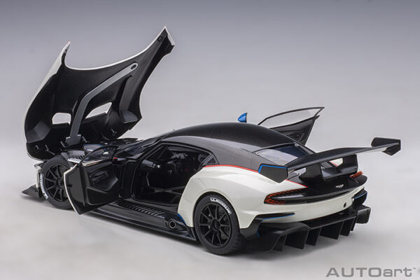 AUTOart Aston Martin Vulcan 2015 (stratus white with blue and