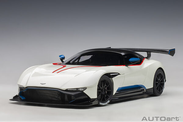 AUTOart Aston Martin Vulcan 2015 (stratus white with blue and