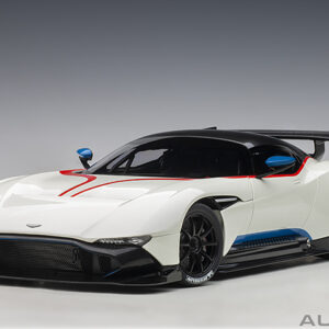 AUTOart Aston Martin Vulcan 2015 (stratus white with blue and