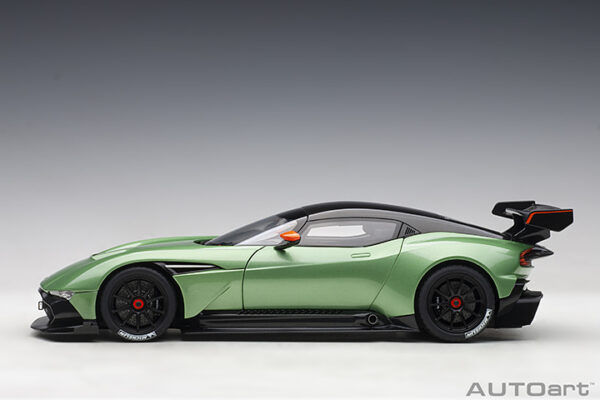 AUTOart Aston Martin Vulcan 2015 (apple tree green metallic)