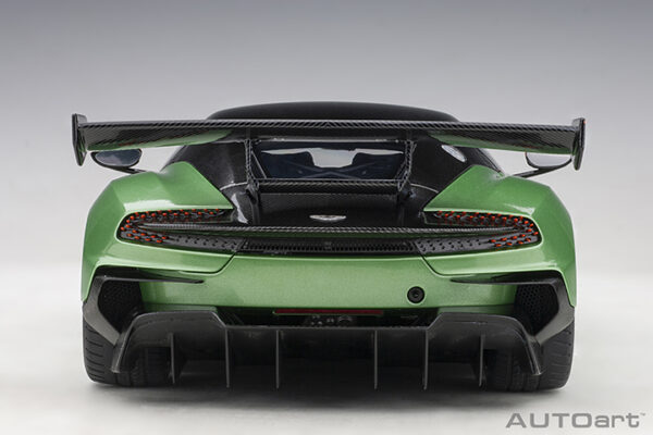 AUTOart Aston Martin Vulcan 2015 (apple tree green metallic)