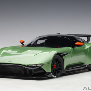 AUTOart Aston Martin Vulcan 2015 (apple tree green metallic)