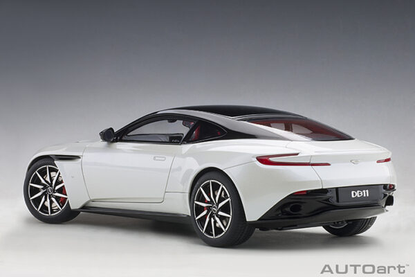 AUTOart Aston Martin DB11 (morning frost white)