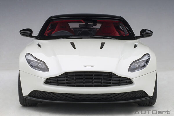 AUTOart Aston Martin DB11 (morning frost white)